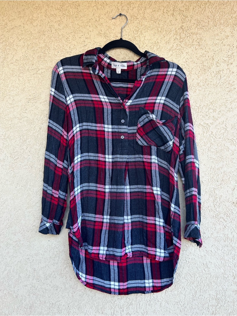 Cloth & Stone Red Black Plaid Shirt Size Small